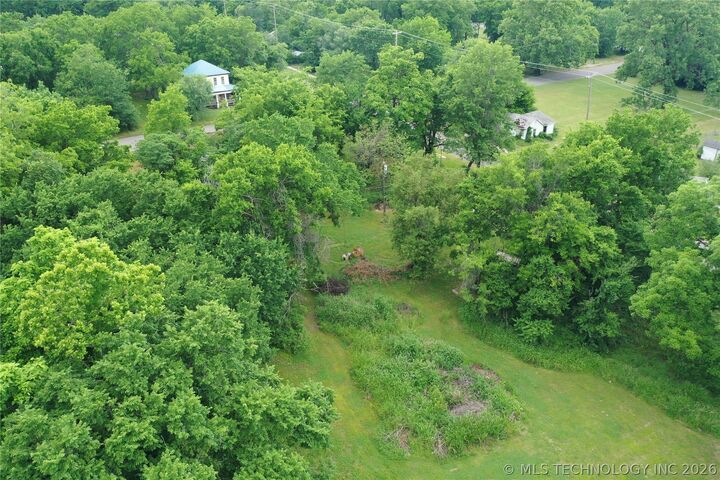 Property Photo:  715 S Junction Street  OK 74401 