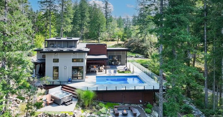 Property Photo: 2643 Surge Narrows Rd BC V0P 1A7