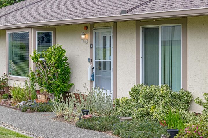 Property Photo:  100 Abbey Lane 2  BC V9P 1N4 