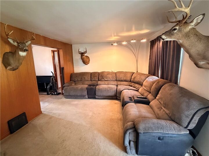 Property Photo: 924 Jefferson Rd PA 15235