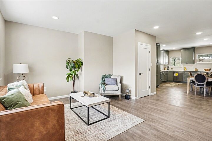 Property Photo:  417 State Way  PA 15224 