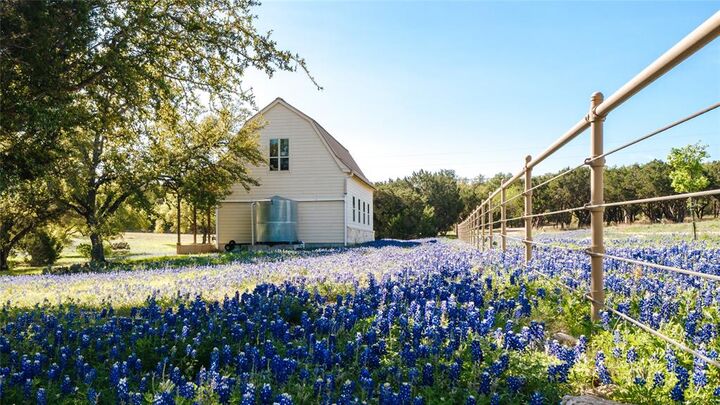 Property Photo: 5135 Lookout Ridge Drive TX 78654