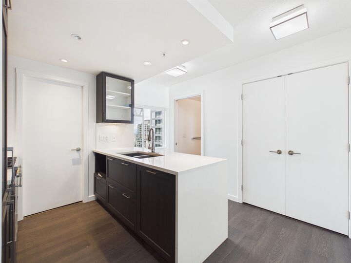 Property Photo:  5515 Boundary Road 2202  BC V5R 0E3 