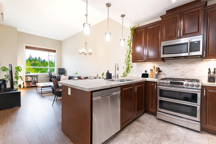 Property Photo:  14588 McDougall Drive 511  BC V4P 0H1 