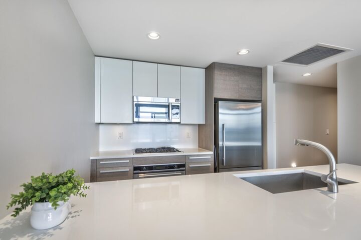 Property Photo:  4485 Skyline Drive 2909  BC V5C 0J2 
