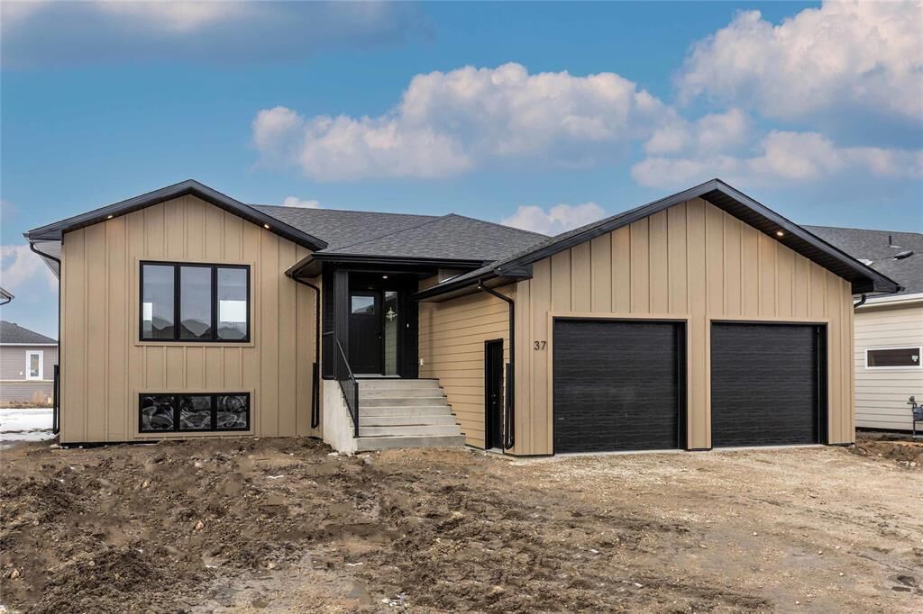 Property Photo: 37 Parkside Crescent MB R5G 2X3