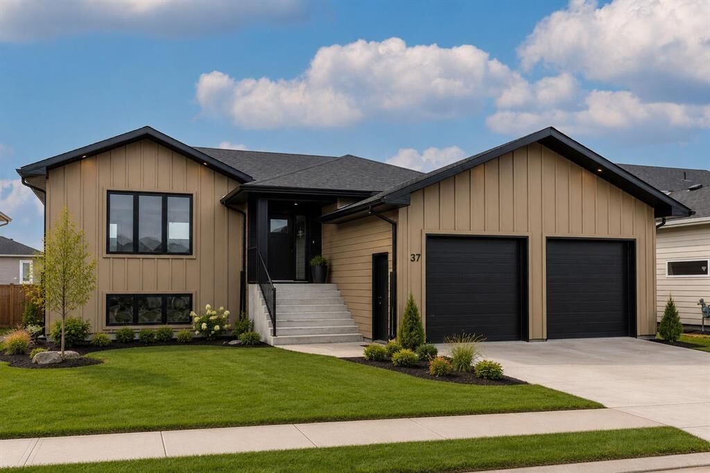 Property Photo: 37 Parkside Crescent MB R5G 2X3