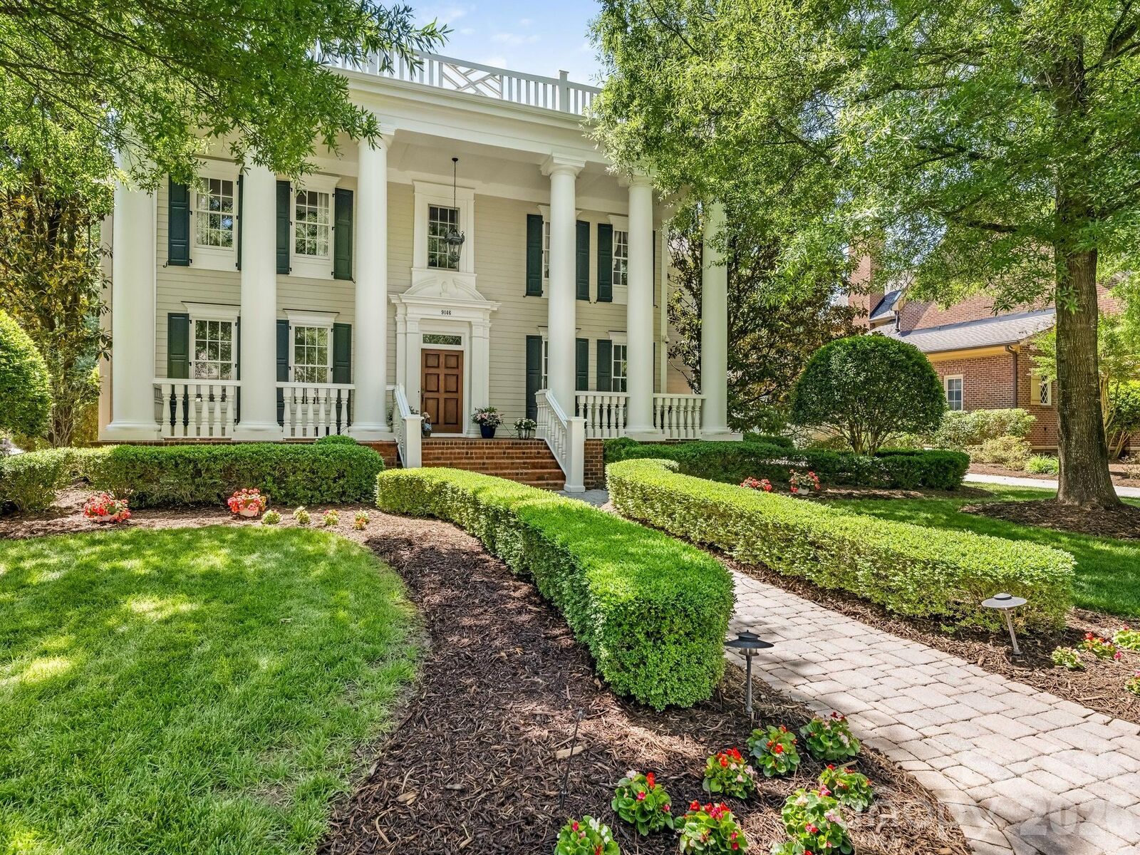 Property Photo:  9146 Heydon Hall Circle  NC 28210 