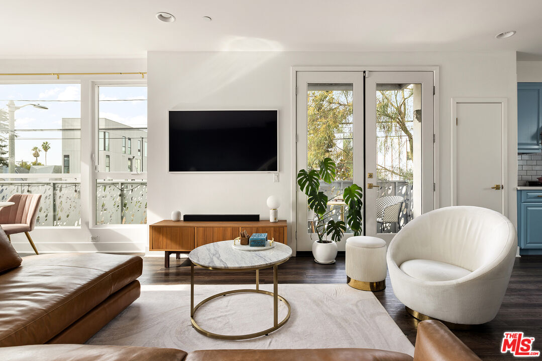 Property Photo: 6074 W Studio Ct CA 90038