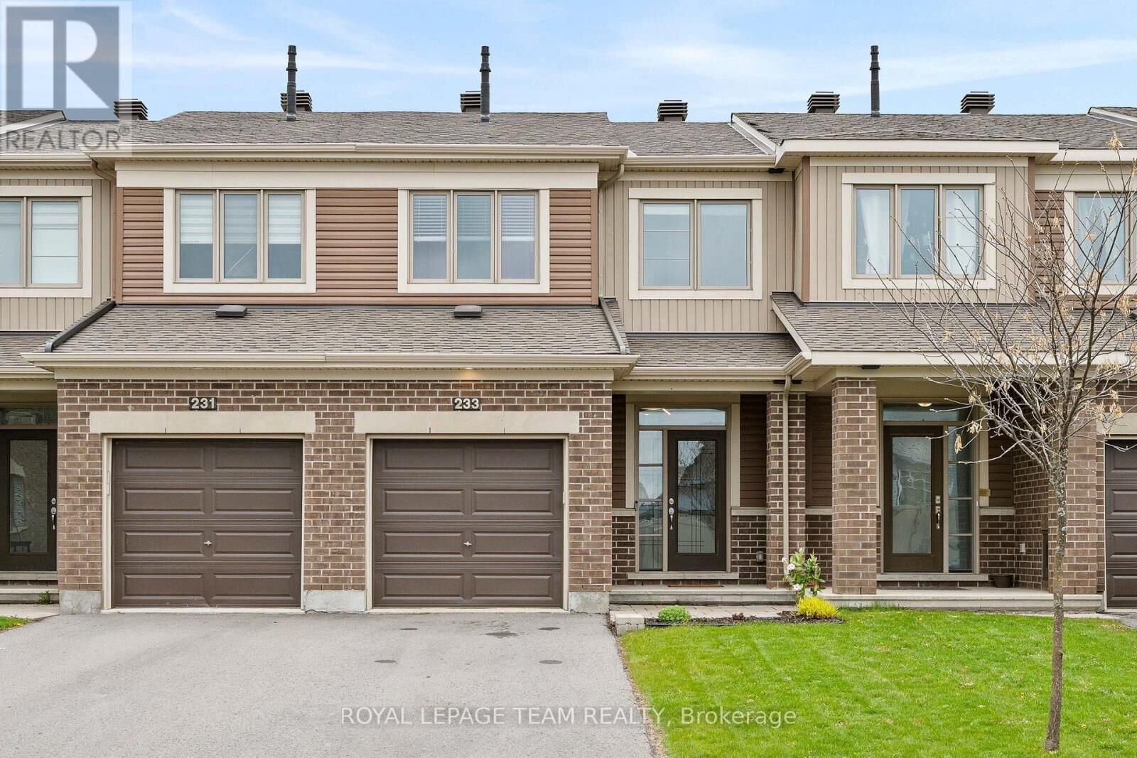 Property Photo: 233 Mountain Sorrel Way ON K4A 1H3