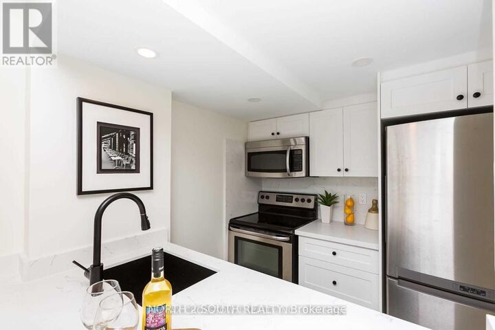 Property Photo: 222 The Esplanade Avenue 913 ON M5A 4M8