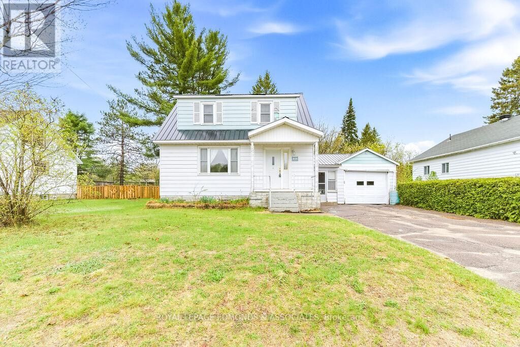 Property Photo:  40 Church Street  ON K0J 1J0 