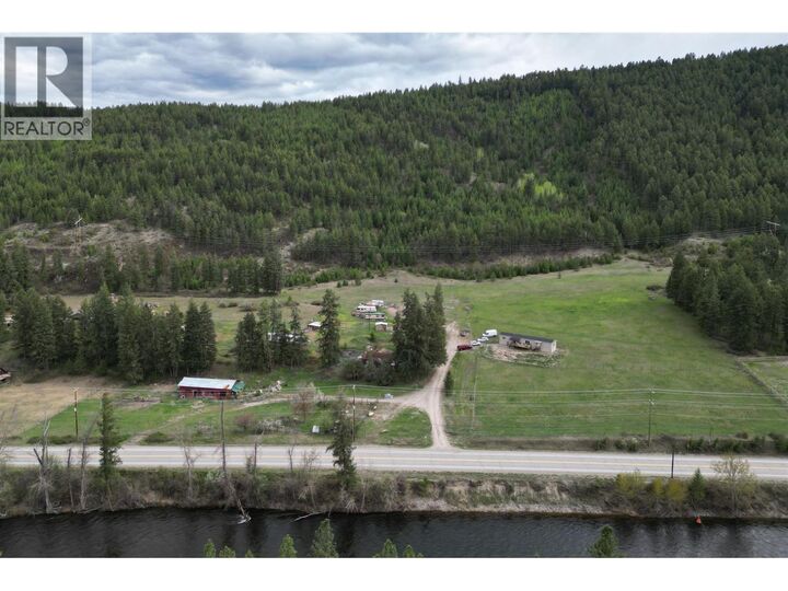 Property Photo:  3940 Highway 3 Other  BC V0H 1Y0 