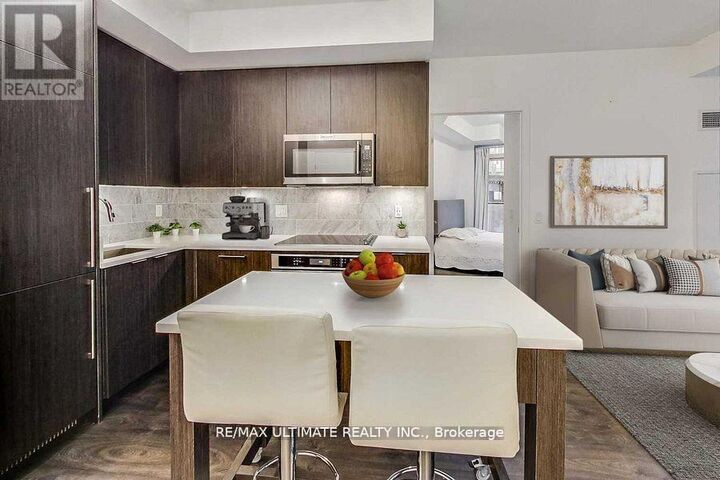 Property Photo:  38 Iannuzzi Street 541  ON M5V 0S2 