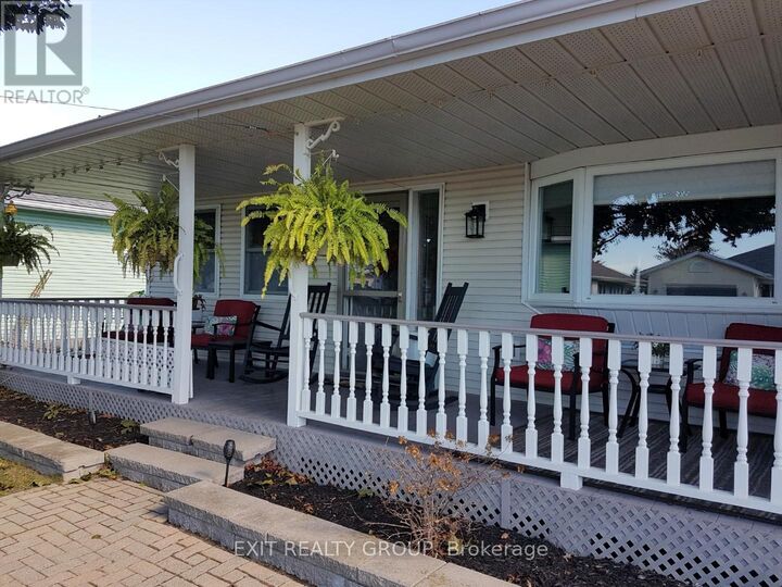Property Photo:  1 Quaker Court  ON K0K 3L0 