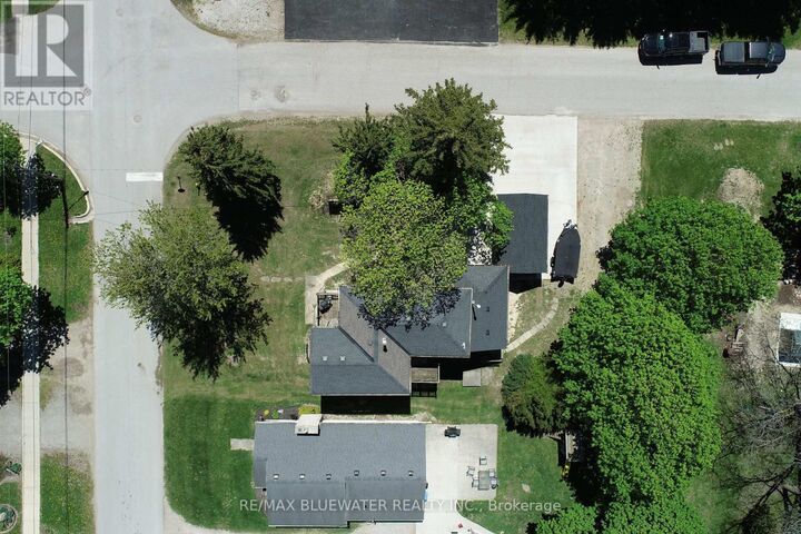 Property Photo: 76 Franklin Street ON N0M 2N0