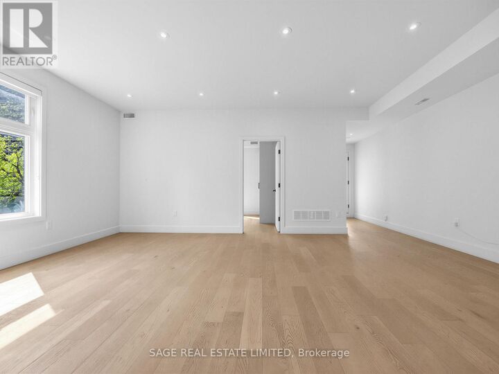 Property Photo:  909 Castlefield Avenue 2  ON M6B 1C9 