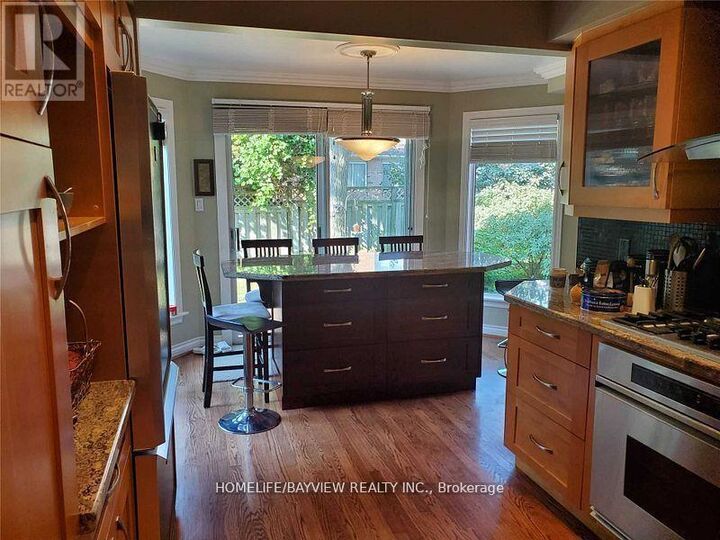 Property Photo:  84 Huntington Park Drive West  ON L3T 7C9 