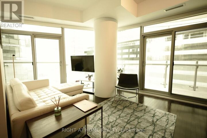 Property Photo:  14 York Street 511  ON M5J 0B1 