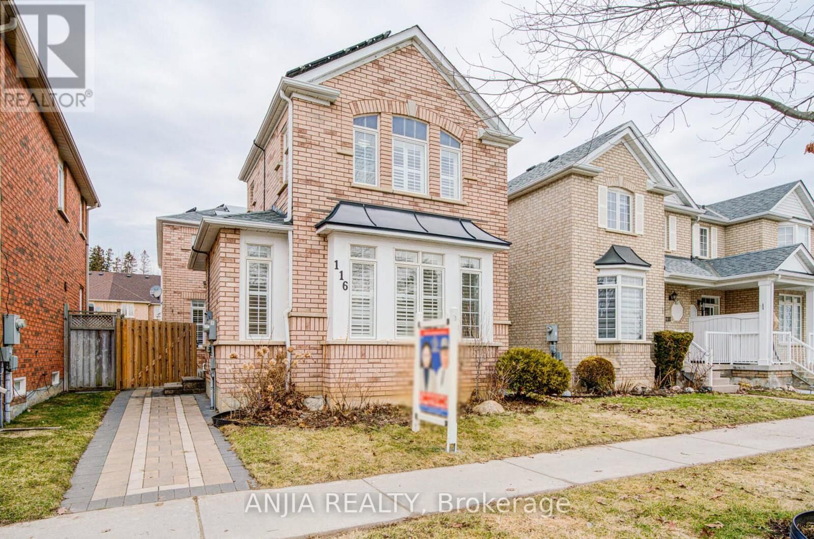 Property Photo: 116 Emery Hill Boulevard ON L6C 2S6