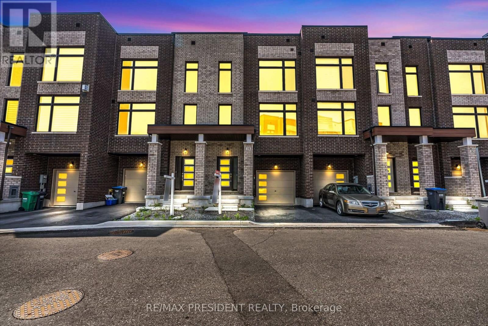 Property Photo:  34 Queenpost Drive East  ON L6Y 6L2 