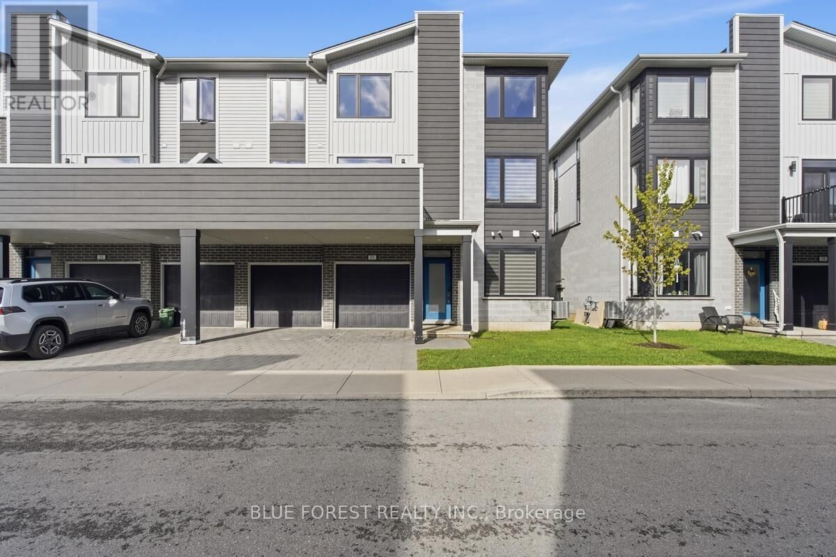 Property Photo:  177 Edgevalley Road 21  ON N5V 0C5 