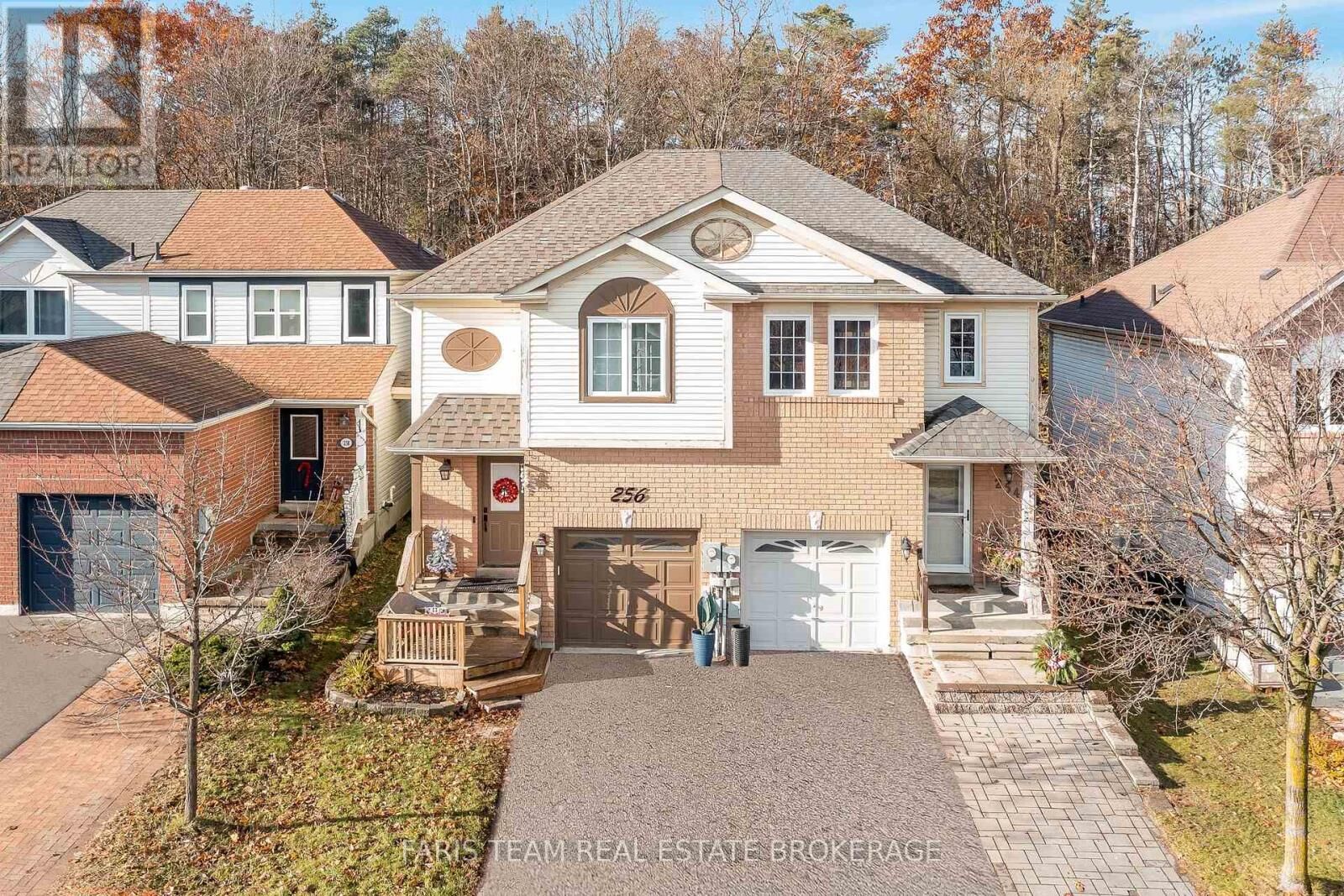 Property Photo: 256 Ferndale Drive South ON L4N 8J9