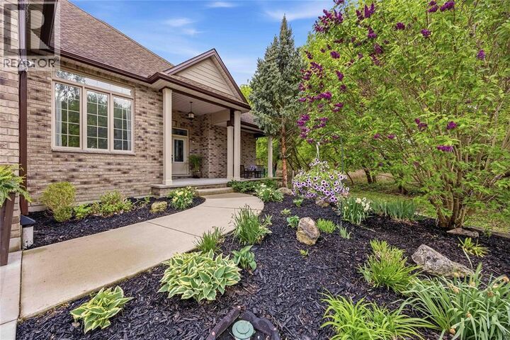 Property Photo:  333 Bloomfield Drive  ON N7S 0B2 