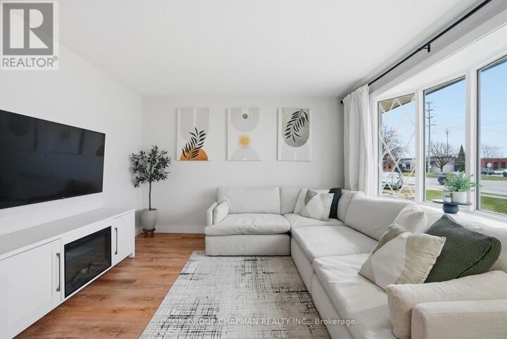 Property Photo:  136 South Edgeware Road  ON N5P 2H6 
