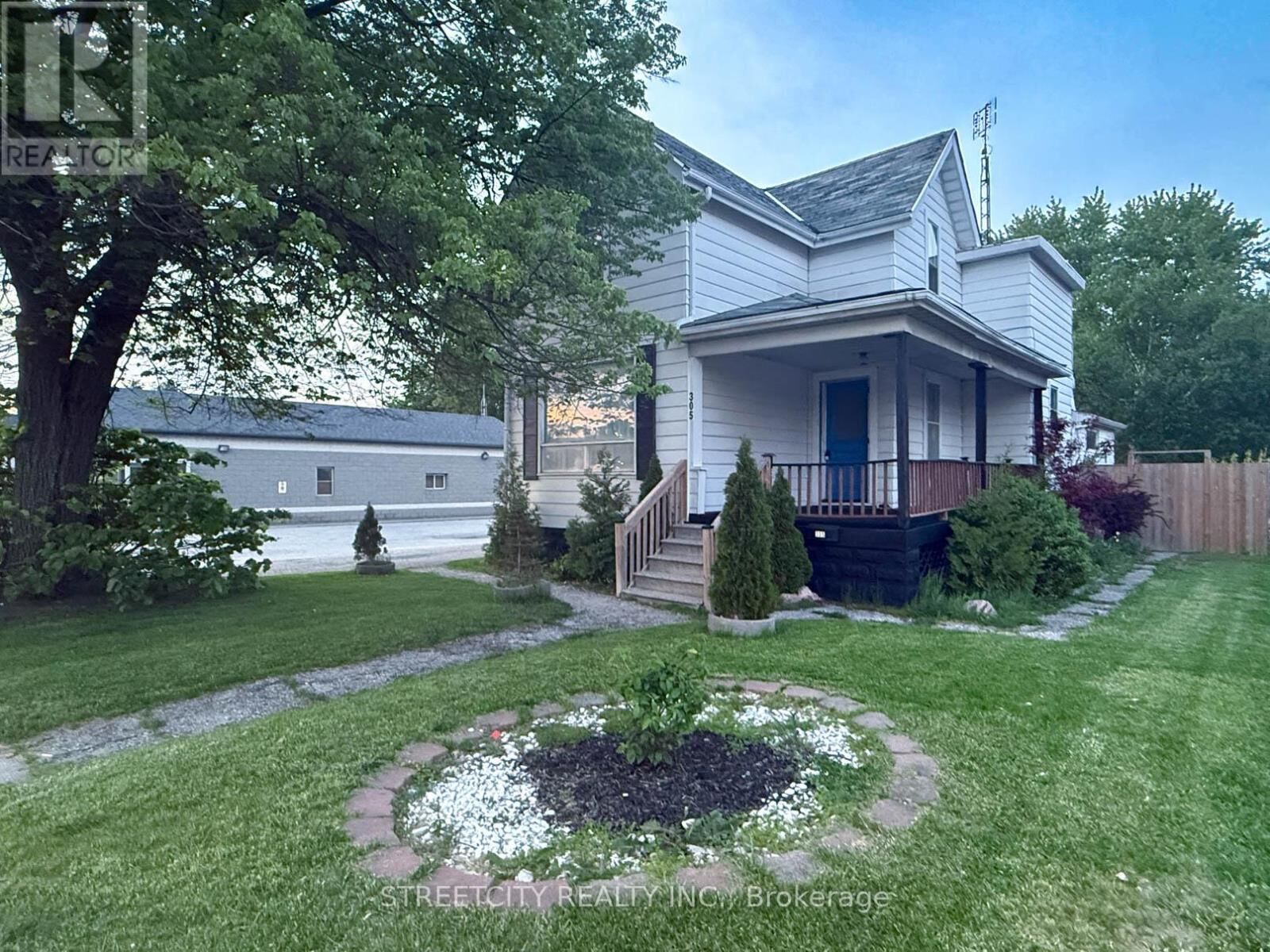 Property Photo:  305 St Clair Street  ON N7L 7R1 