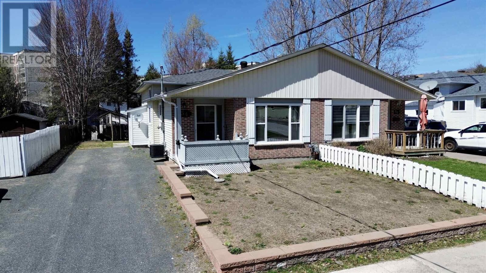 Property Photo:  54A Washington Cres  ON P5A 2L7 