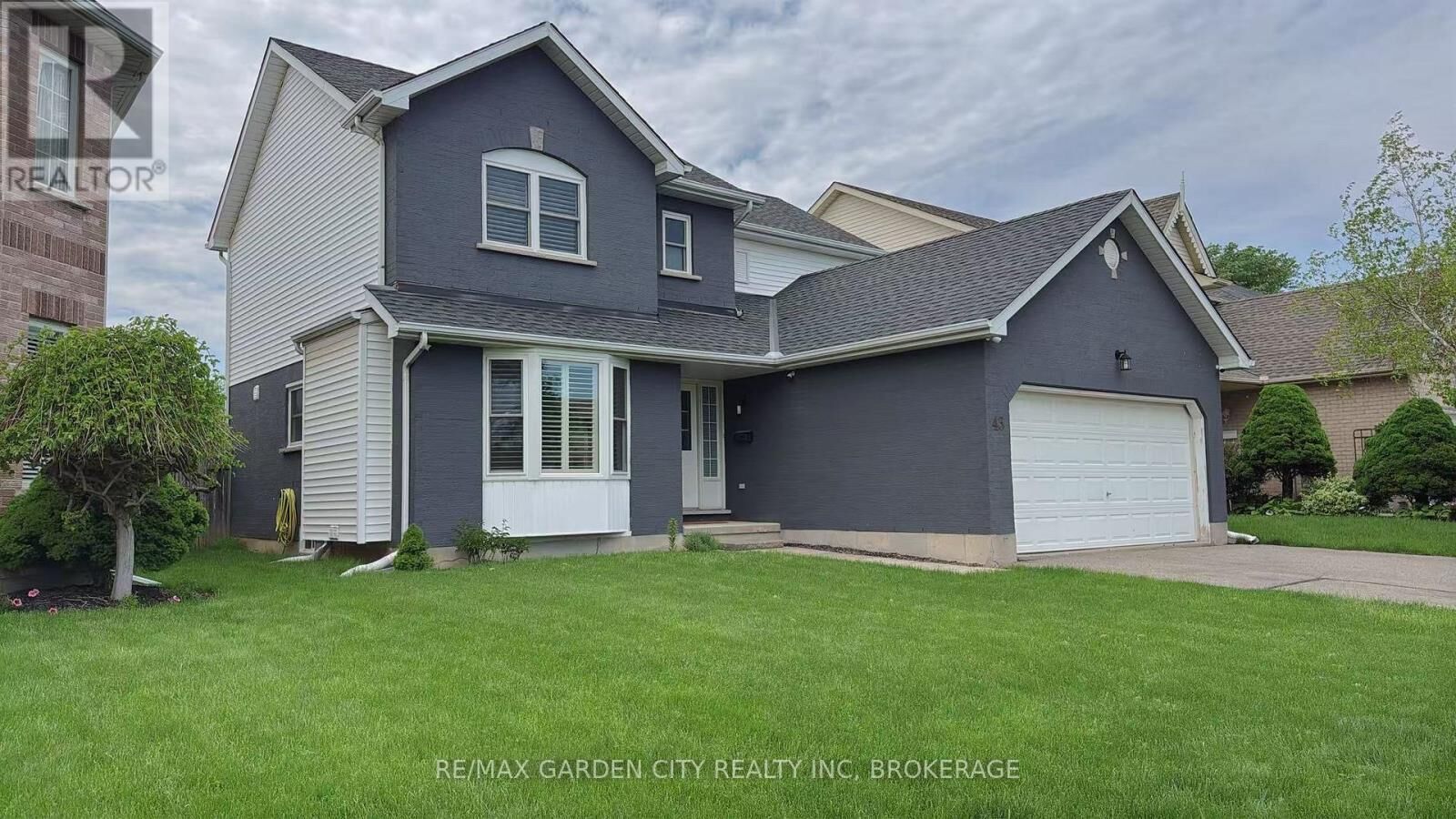 Property Photo: 43 Westland Street ON L2S 3W7