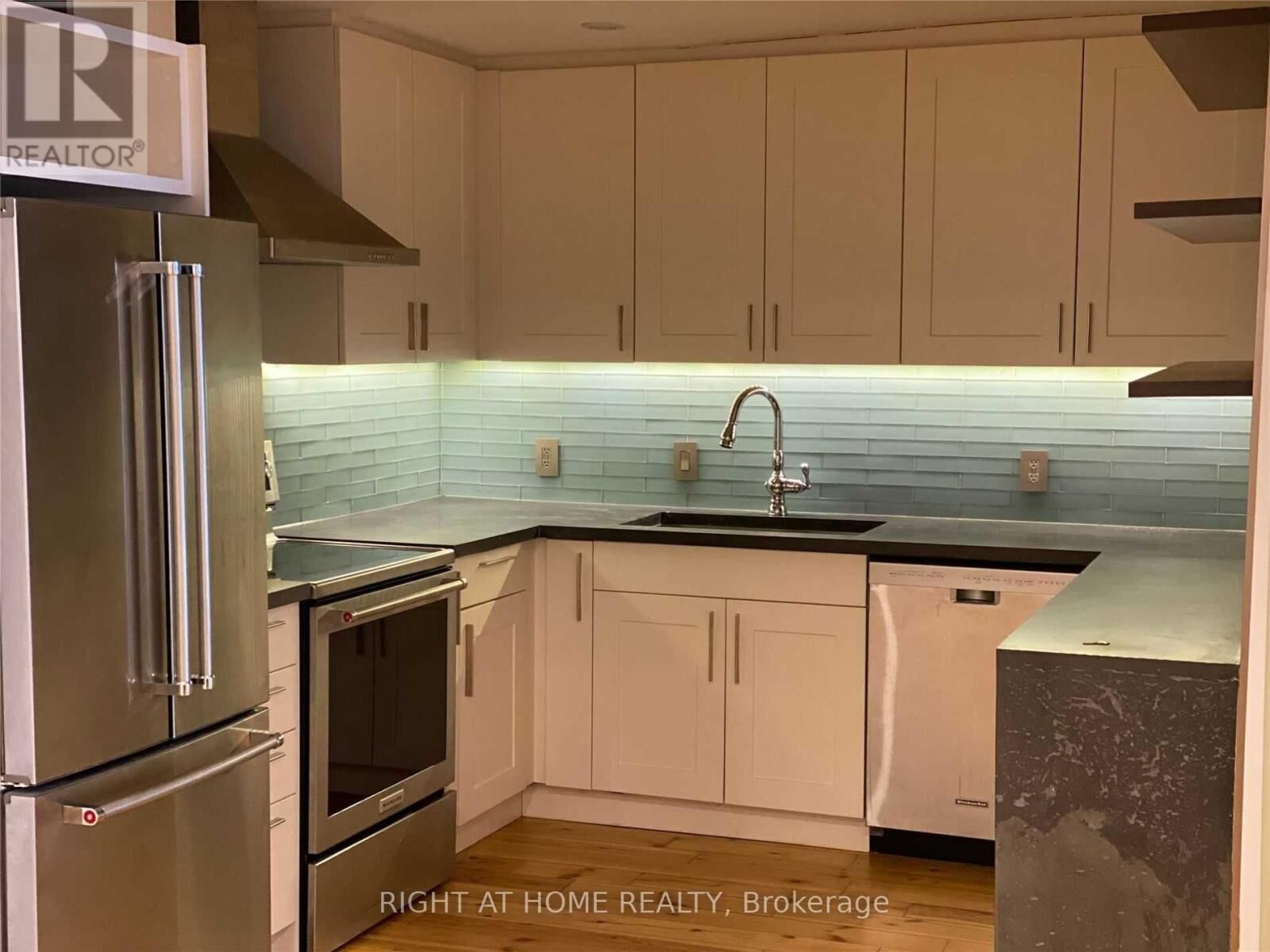 Property Photo:  22 Croft Street  ON M5S 2N8 