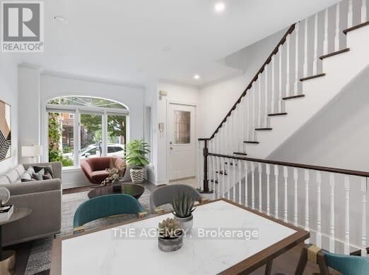 Property Photo:  185 Lippincott Street  ON M5S 2P3 