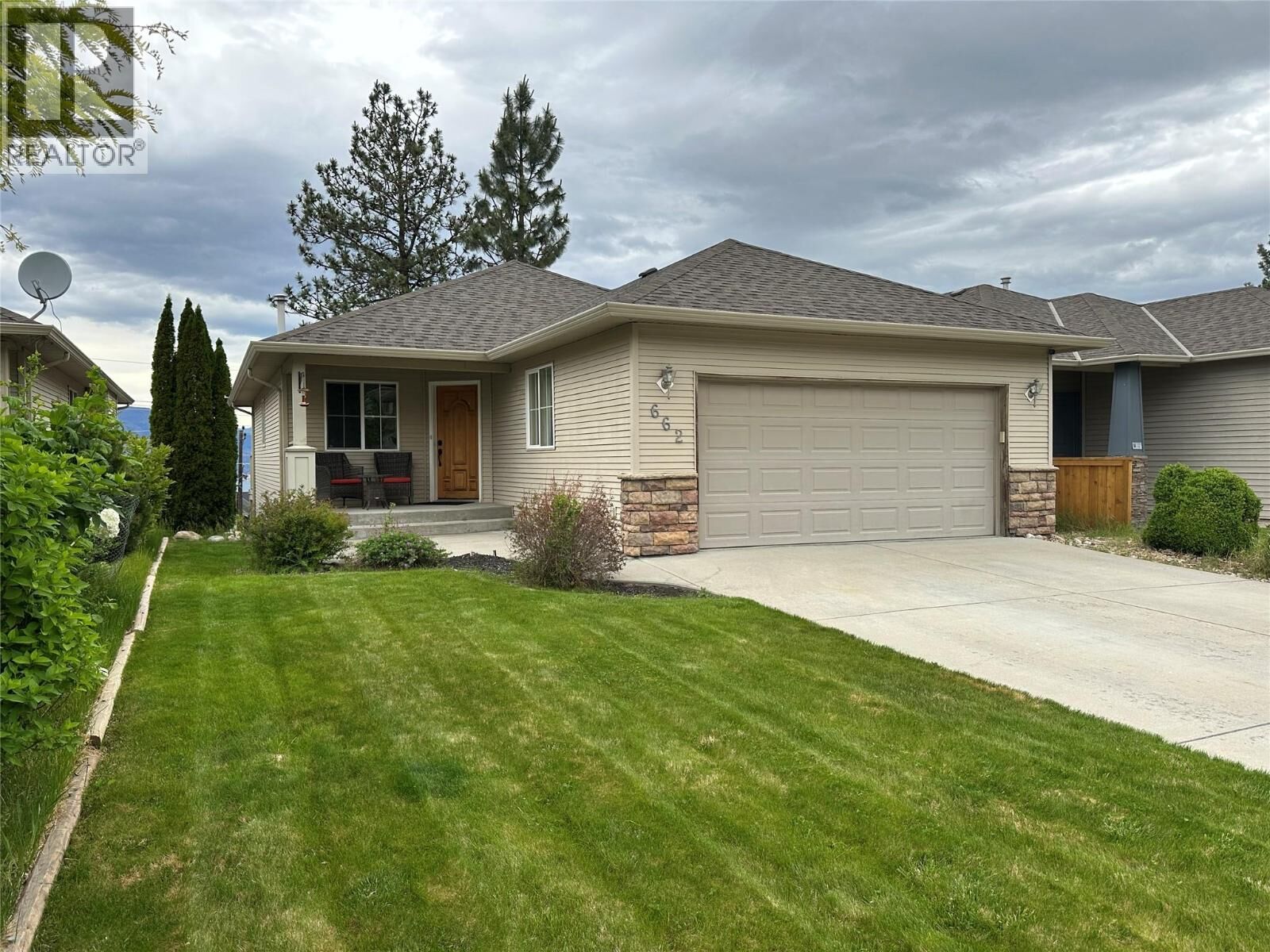 Property Photo: 662 South Crest Drive BC V1W 4W6