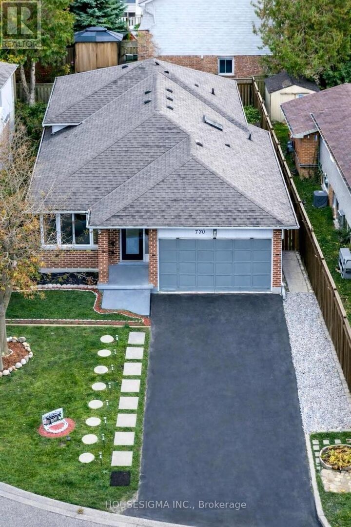 Property Photo:  220 Killarney Grove  ON N5X 3X6 