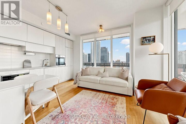 Property Photo:  8 Eglinton Avenue East 1411  ON M4P 0C1 