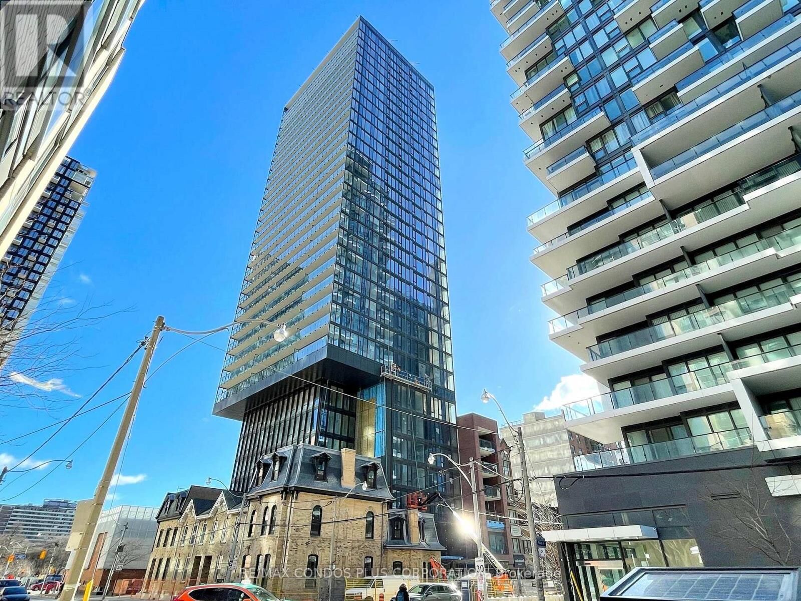 Property Photo: 47 Mutual Street 1905 ON M5B 0C6