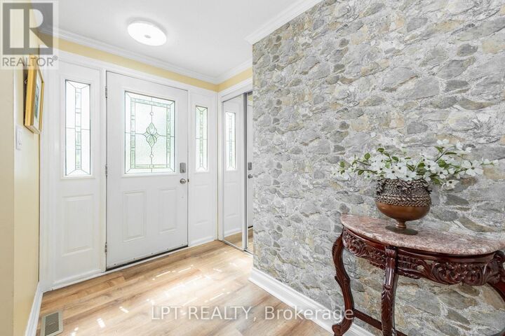 Property Photo: 9 Dallaire Crescent ON K0A 2Z0