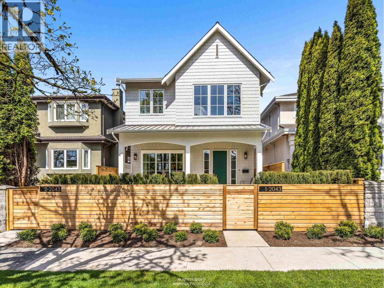 Property Photo:  2043 West 45th Avenue 2  BC V6M 2H8 