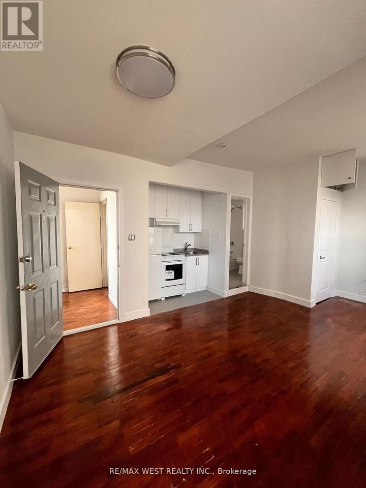 Property Photo:  96 Springhurst Avenue 3  ON M6K 1C1 