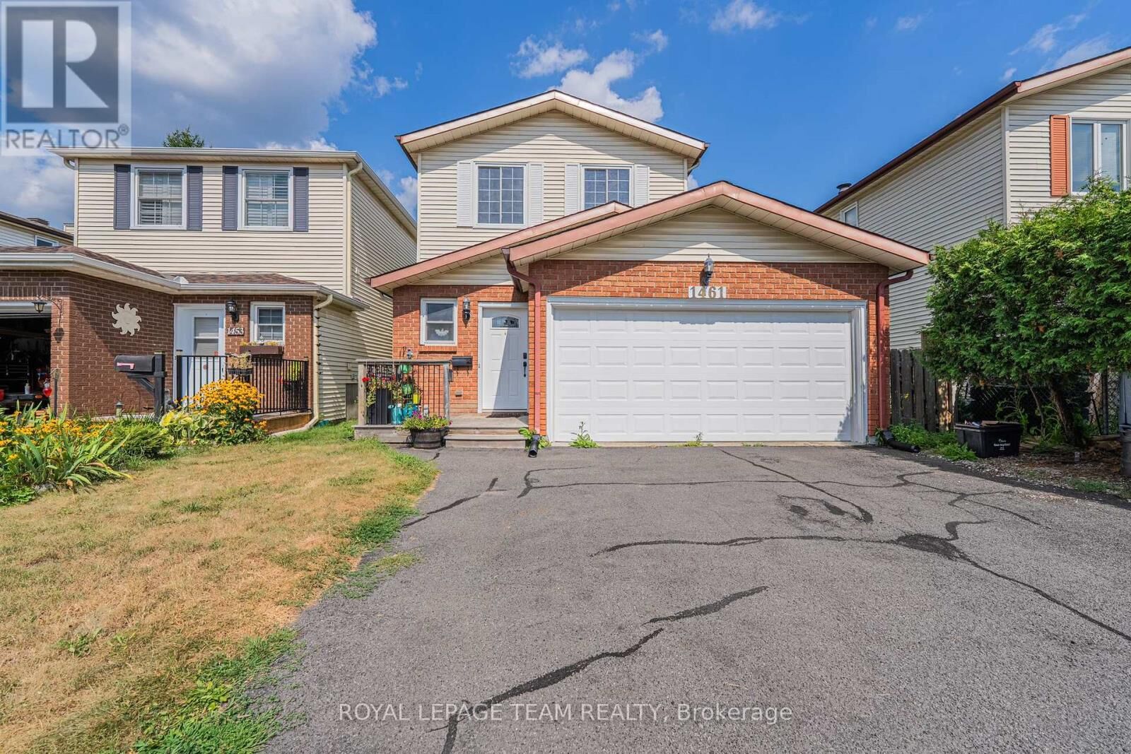 Property Photo: 1461 Tours Place ON K1C 3C9
