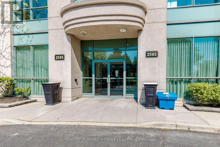 Property Photo:  2565 Erin Centre Boulevard  ON L5M 6Z8 