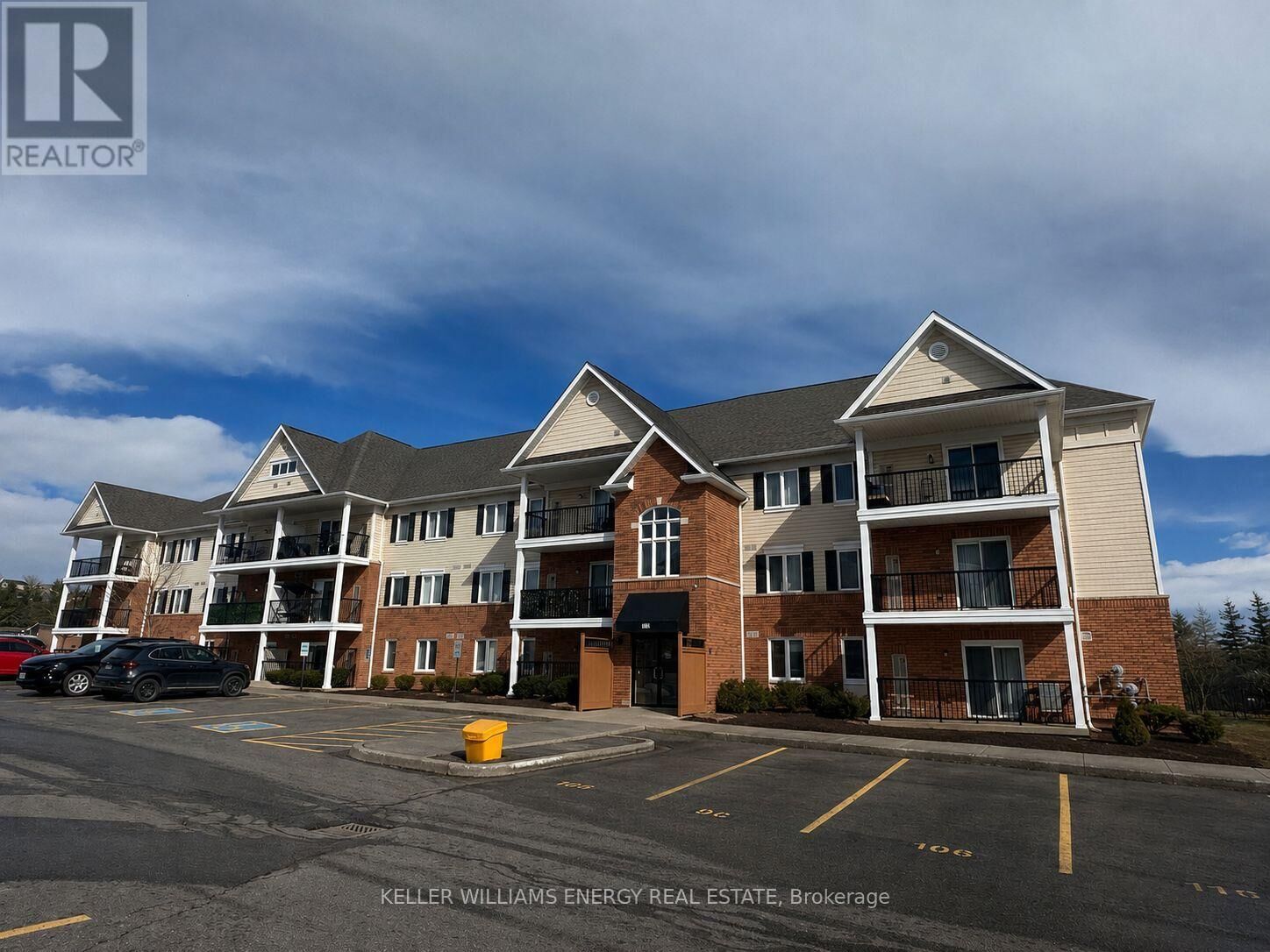 Property Photo: 312 Spillsbury Drive 104 ON K9K 0B6