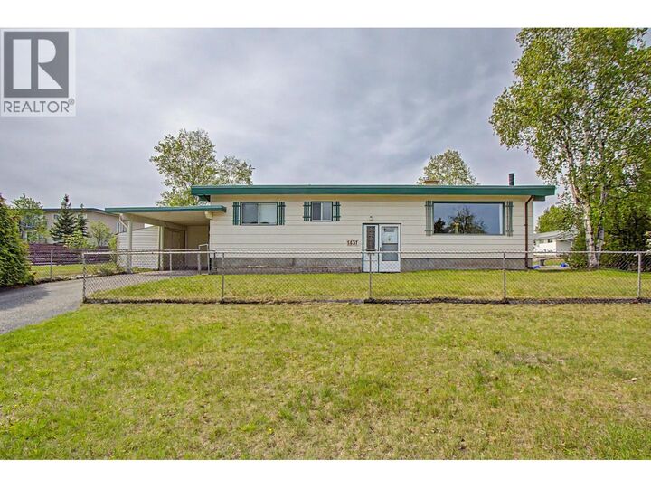 Property Photo:  1431 Fraser Crescent  BC V2M 3Y3 