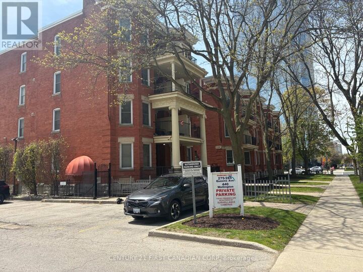 Property Photo:  275 Queens Avenue 202  ON N6B 1X2 