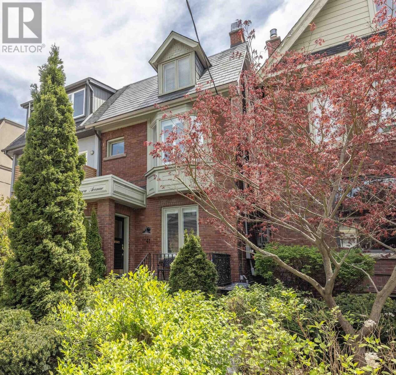 Property Photo:  41 Chicora Avenue  ON M5R 1T7 