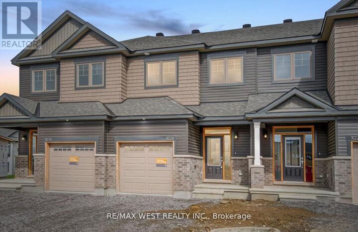 Property Photo:  1026 Kijik Crescent East  ON K1X 1G6 