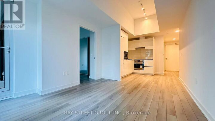 Property Photo:  238 Simco Street 1105  ON M5T 0E2 