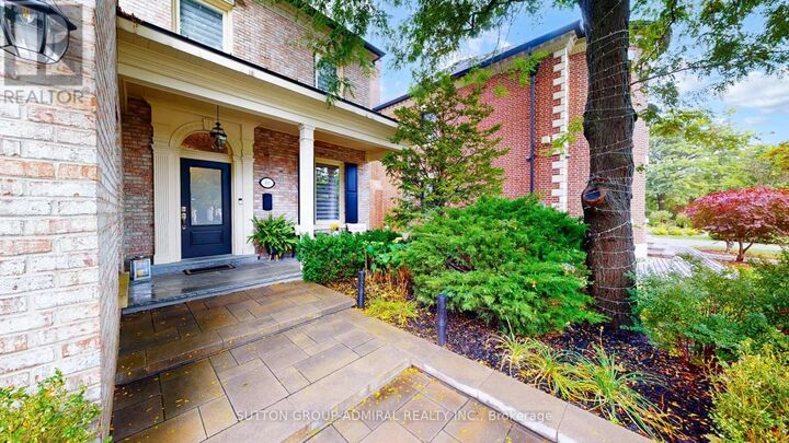 Property Photo: 60 Baynards Lane ON L4C 9B4
